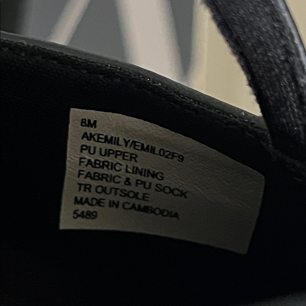 Anne Klein Black Pointed T-Strap Slingback Flats - Picture 4 of 4